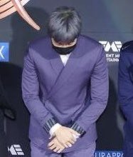 iSwoonforJoon's tweet photo. HELLO DO Y’ALL SEE HOW BUFF NAMJOON IS???? ARE WE OKAY??? https://t.co/Aa7Pb6xCEt