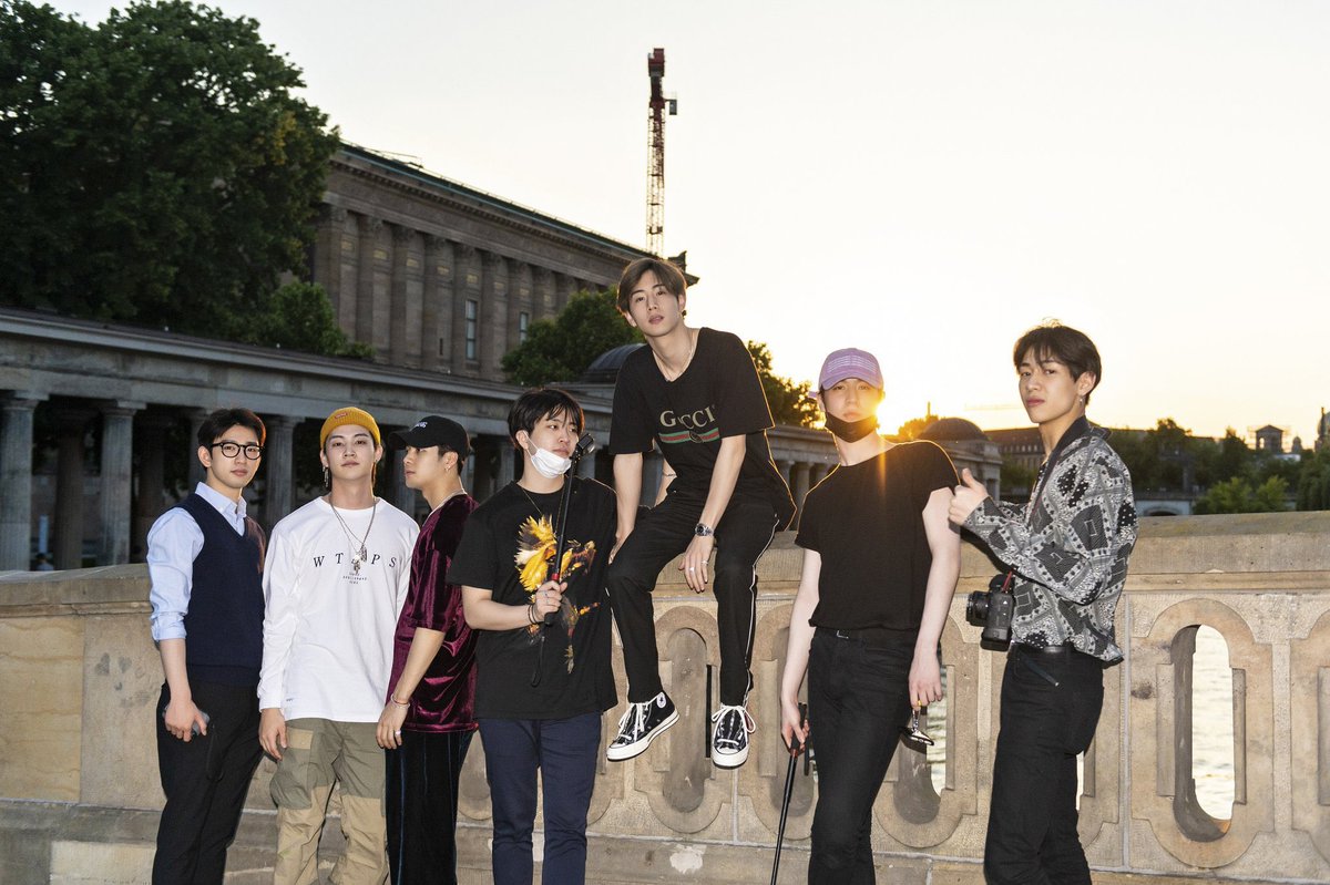 MARKBAMUNION's tweet photo. COME AND GET IT #GOT7FOREVER 💙 https://t.co/cpqm7FK9Hw