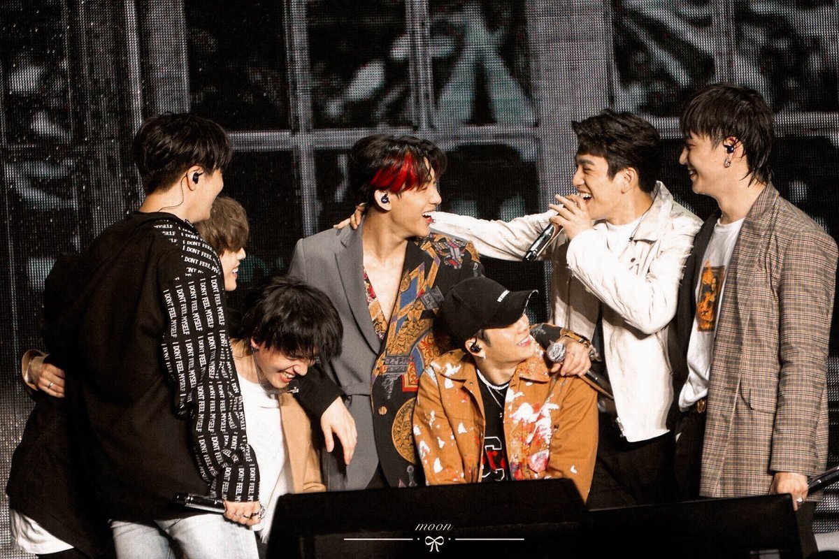 MARKBAMUNION's tweet photo. COME AND GET IT #GOT7FOREVER 💙 https://t.co/cpqm7FK9Hw
