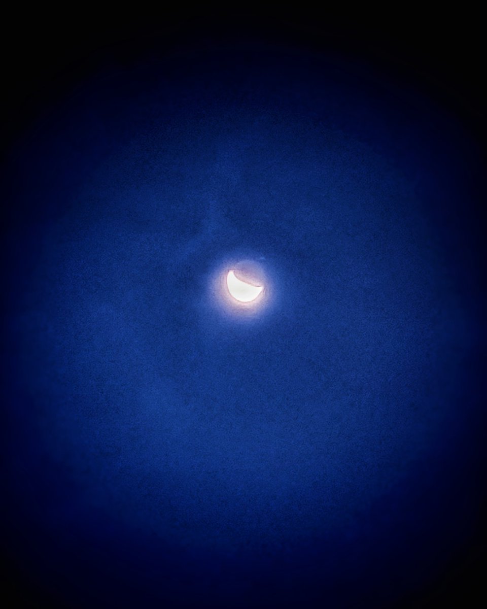 autopsyrae's tweet photo. Sweet Dreams #hawaii #moonchild https://t.co/iLP1wQa9dU