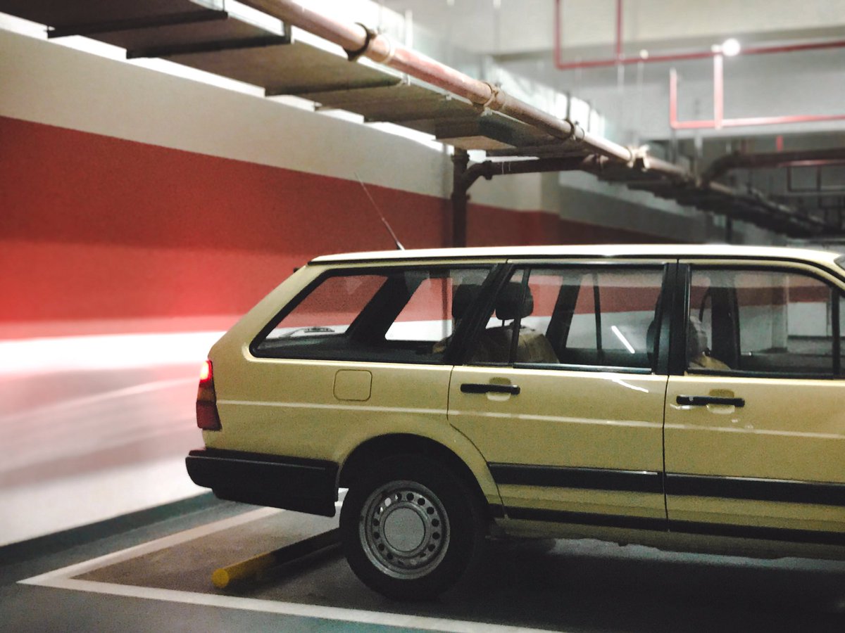 Kk 買った時から貼ってあったスモークフィルムを剥がしました 素ガラスの方が自分の車には合いますw