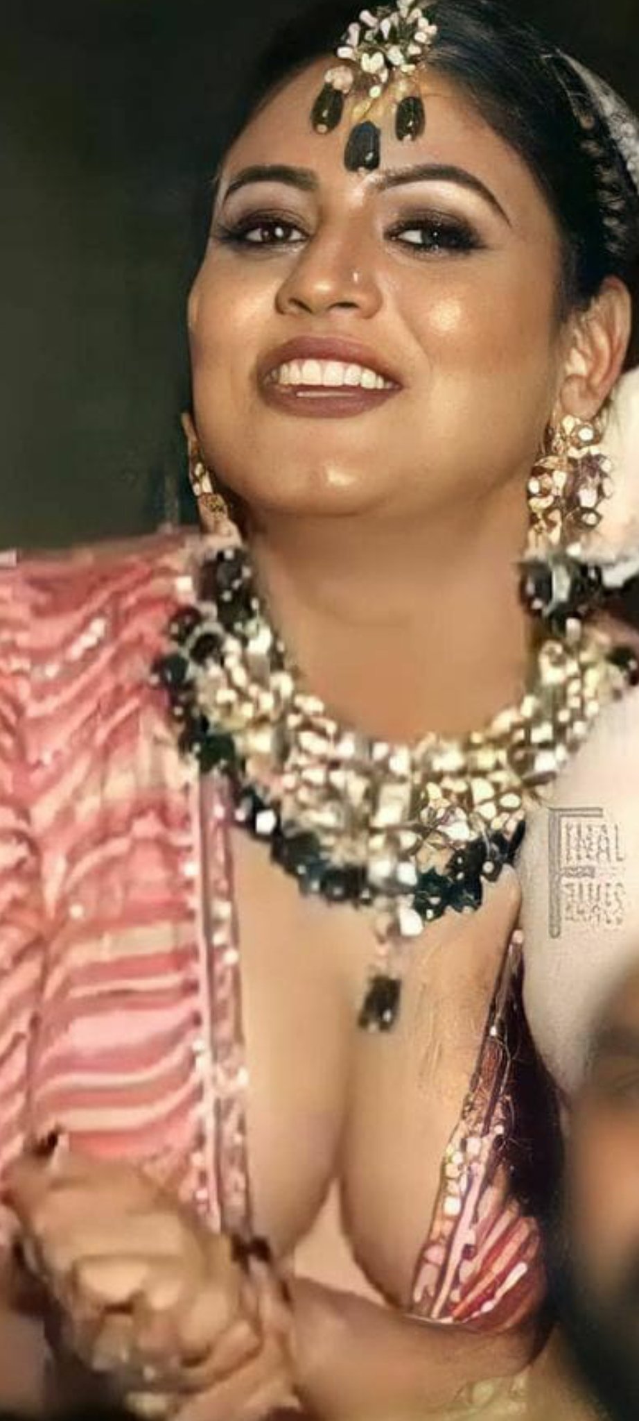 AKASH TAMANNAAH👑♥️ on X: Ooohhh god wat happened to her ipo elam navel  boobs expose ass shakes elam bangama panra😍indha photoshoot paathan but in  dis BTS she s looking very raw and