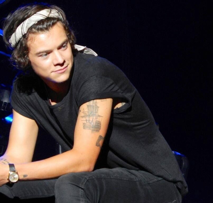 bandana Harry Styles~a thread