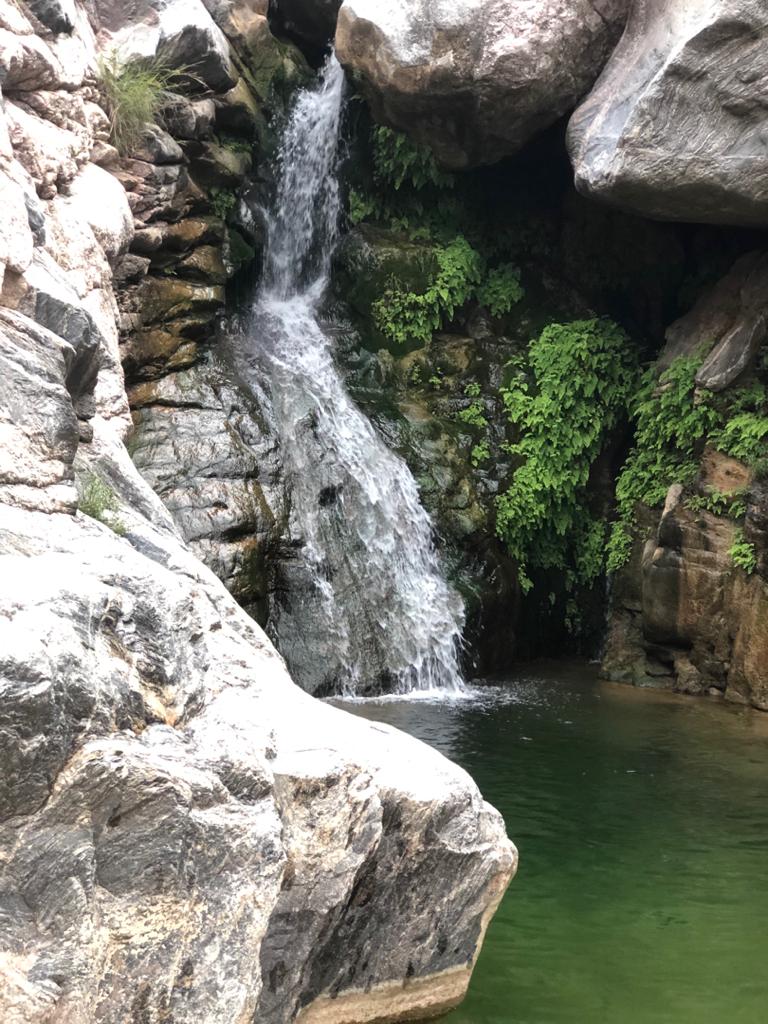 EyesSomaliland's tweet photo. LAASA DACAWO in Saaxil region of #Somaliland is beauty overloaded. Its landscape is unmatched and makes a perfect tourist site. It's about 2+ hours drive from Hargeisa, and only 30 mins away from Berbera. https://t.co/s5jBgdwXRC
