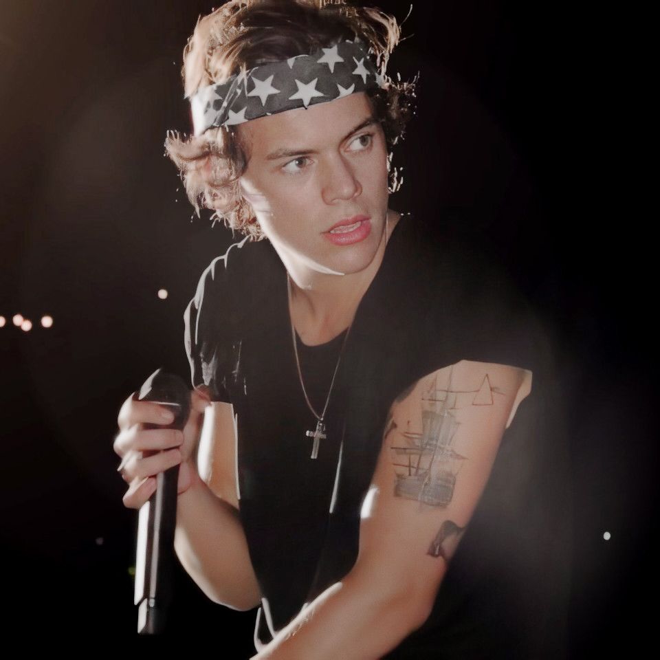 bandana Harry Styles~a thread