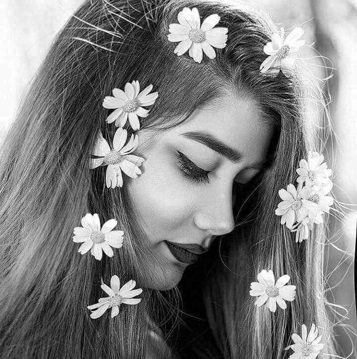 Renaz80483874's tweet photo. من هێندە نابێ زانیومە 
وەختێ کە خۆشەویستی هات 
وەختێ کە ئاوێتەت ئەبێ 
لەخۆتەوە و نازانی چۆن !
زمانی دار ، زمانی بەرد 
زمانی ئاو 
زمانی زەریا فێر ئەبی و 
لە دوایشدا 
باڵداریت و بۆ خۆت ئەفڕی ... https://t.co/8XuWjQdRed