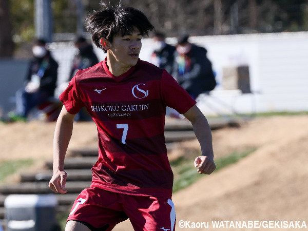 gekisaka's tweet photo. 【写真特集】四国学院大が順天堂大に2度のリード…FW久保田のヘディング弾にMF岡田が左足一閃!(8枚) https://t.co/TSExNfz5U0 #gekisaka https://t.co/g1P2PEBvKU
