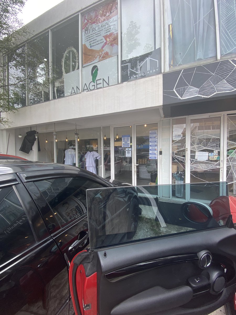 wenkt_'s tweet photo. Quick stop at @tuan_tengkukery . Terima kasih atas layanan. Sorry singgah skjp sgt https://t.co/aXC54YmzMH