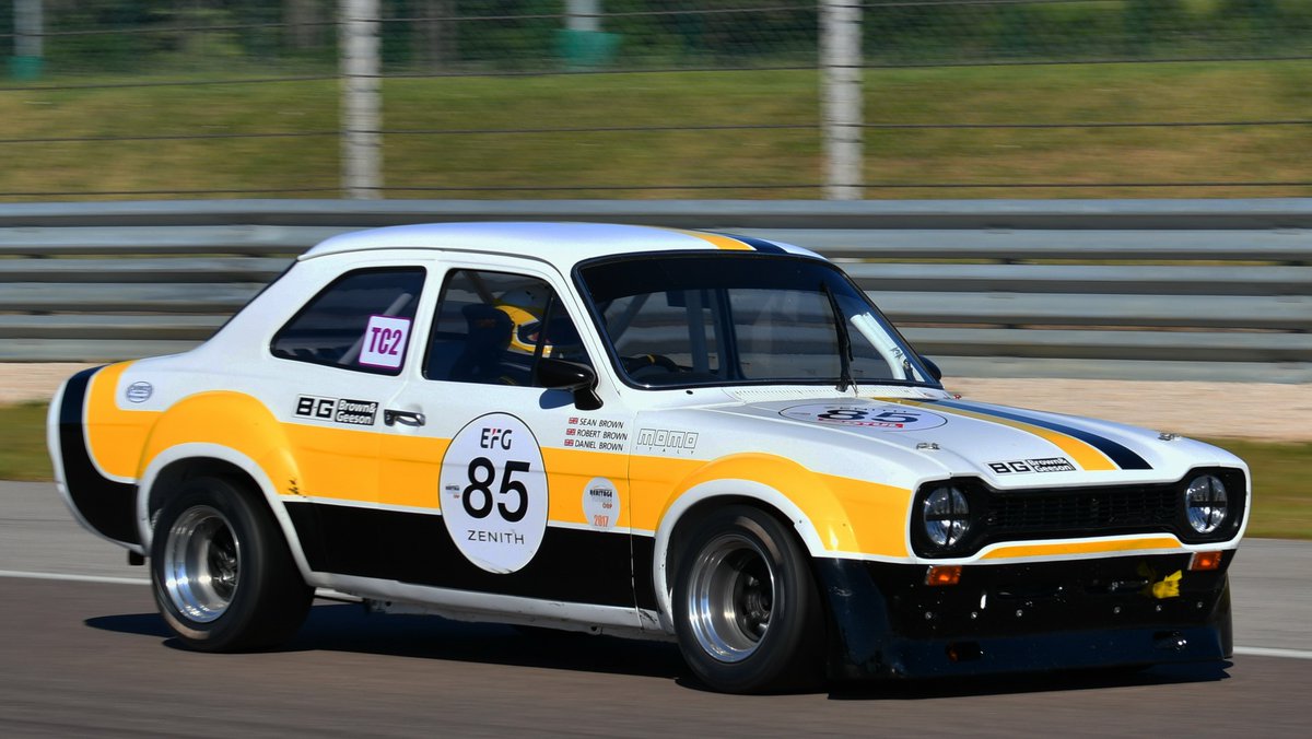 BG_Racing's tweet photo. Dreaming of those sunny days at a race circuit ☀️
We hope everyone is keeping safe and well!
#bgracing #brownandgeeson #motorsportequipment #fordescortmk1 #escortmk1 #mk1escort #classicford #retroford #heritageford #fordperformance #blueoval #poweredbyford #yourfordsdaily https://t.co/BXqhN4WilN