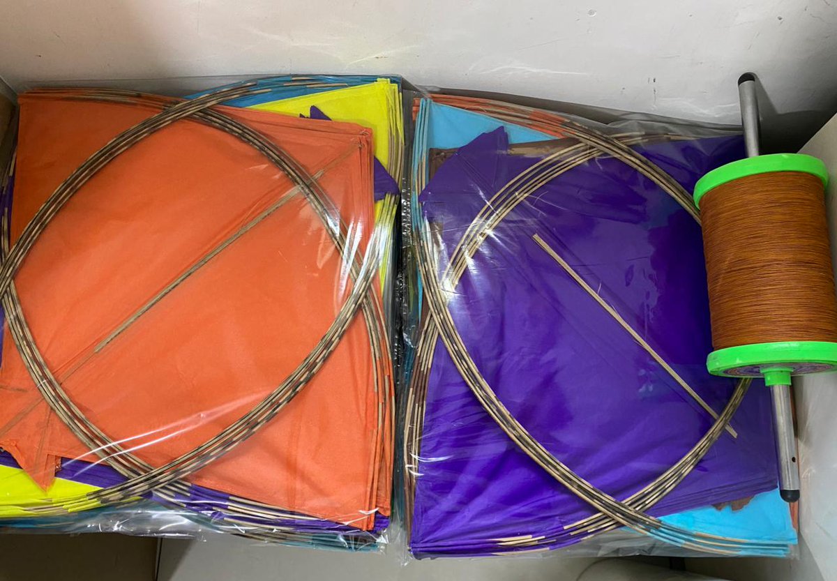 bablakites's tweet photo. 🪁Indian Fighter Cheel Kites (Size 58.5*45.5 Centimeters)

👉Now Available at babla kites shop:- Shop A4 Devsrushti 2, Lad Society Rd, near GSC Bank, Nehru Park, Vastrapur, Ahmedabad, Gujarat 380015

#kitefestival2021 #makarsankranti  #kites #manja #patang #enjoylife https://t.co/g679wesVY1