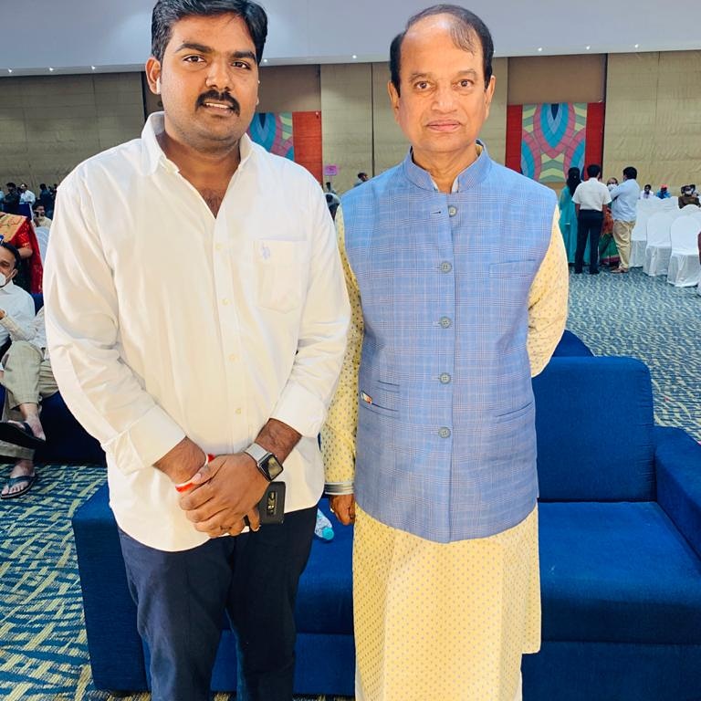chavalisuneel9's tweet photo. Feeling great to meet the most desirable person Sri Venugopal reddy garu, Director of Higher Education for AP &amp; Telangana 

Thank u sir for your valuable time !! https://t.co/GhWrjXjZ4C