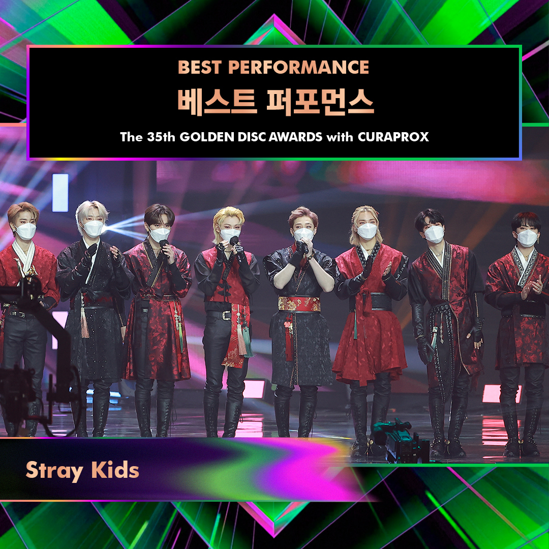_GoldenDisc's tweet photo. The 35th Golden Disc Awards with #CURAPROX

Congratulations!🥳🎉 
@Stray_Kids won the BEST PERFORMANCE🏆

#스트레이키즈 #StrayKids

#골든디스크어워즈 #goldendiscawards
#골든디스크 #goldendisc #gda
#큐라프록스 #큐라덴 #curaden https://t.co/VxPWkf8wXs
