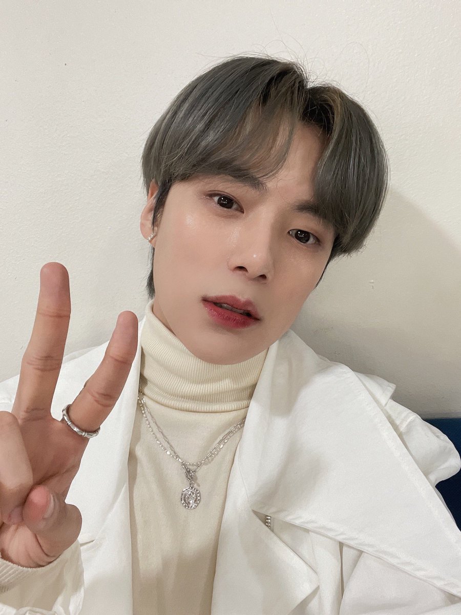 OfficialMONSTAX's tweet photo. 📸
210110 #몬스타엑스 #민혁
#SBS #인기가요MC 완료 🐶

오랜만에 찾아온 댕기가요 ❤️
새하얀 눈처럼 맑고 예쁜 민혁이와
행복한 일요일 보내세요 💘

#MONSTAX #MONSTA_X
#MINHYUK
#인기가요MC_민혁
#몬스타엑스민혁_인기��요MC https://t.co/ssGjCA7J3y