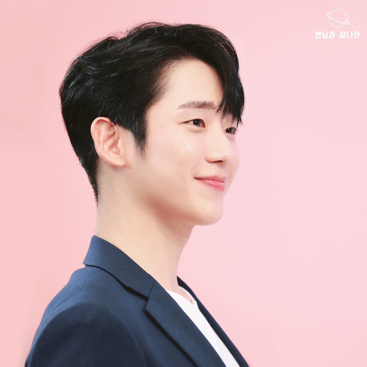 dalnara0401's tweet photo. 2019 상해 정관장 은진원 행사
#정해인 #junghaein #丁海寅 #チョンヘイン
#2020_APAN_메이킹필름제작단
K-Star Puzzle https://t.co/NuQ62OLJLp https://t.co/MLkhDaUe2g