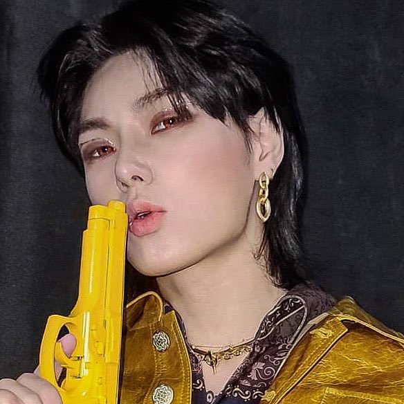 VICTONLOOK's tweet photo. ✨his eye makeup✨ https://t.co/NMn02LSN73