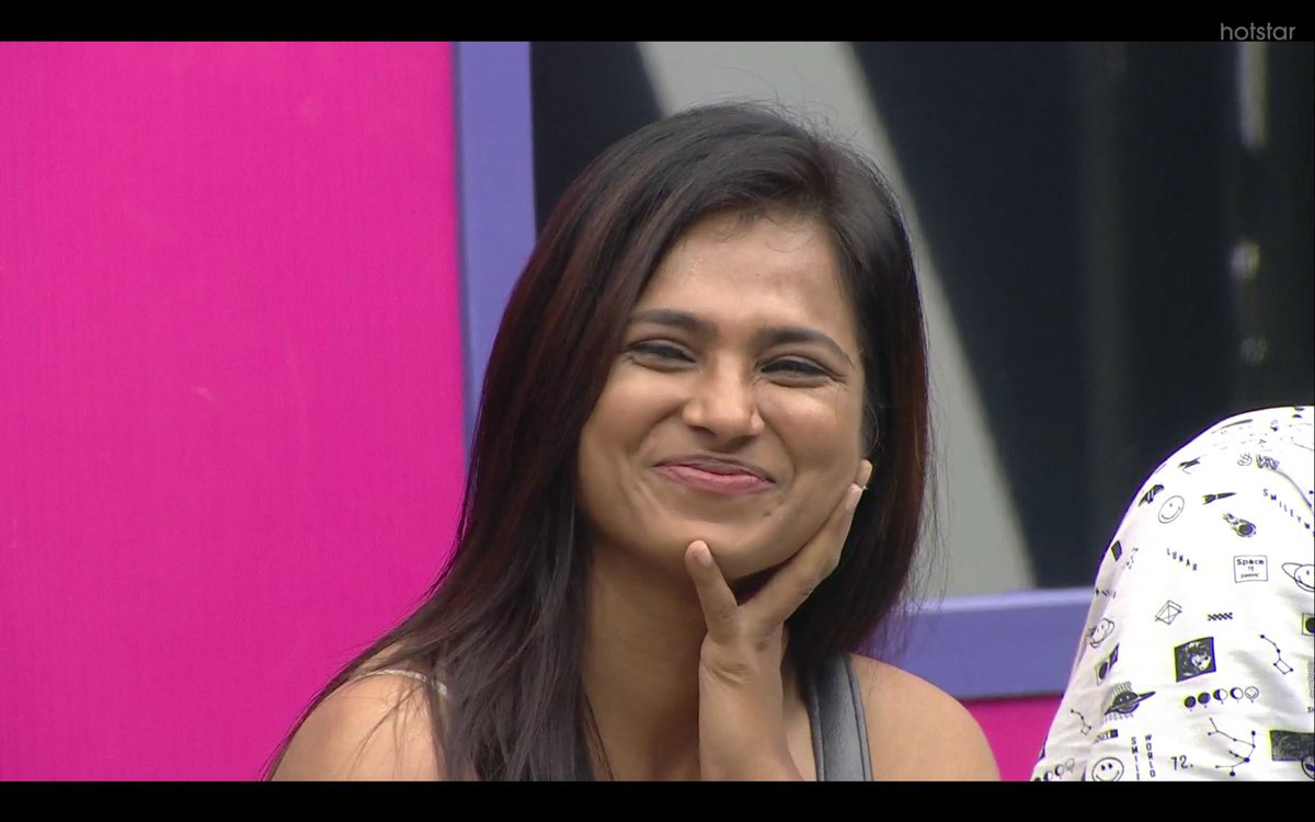 Success or failure doesn’t get into her head. She is cool, calm, composed & level headed on 1 hand, BB n HMs hve appreciated her 4 her strategic gaming, intelligence.On the othr hand, her childlike nature excitement 4 small small things, to live in the moment attitude has my 