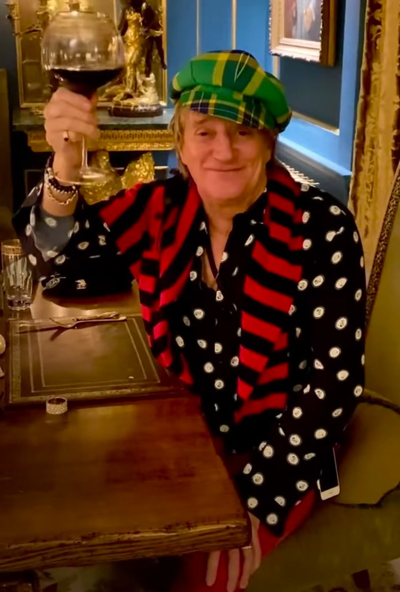 RodStuartSinger's tweet photo. A very Happy 76th Birthday @RodStewart and a very prosperous healthy 2021 everyone! 🥂🎉 https://t.co/22IOGefBYW