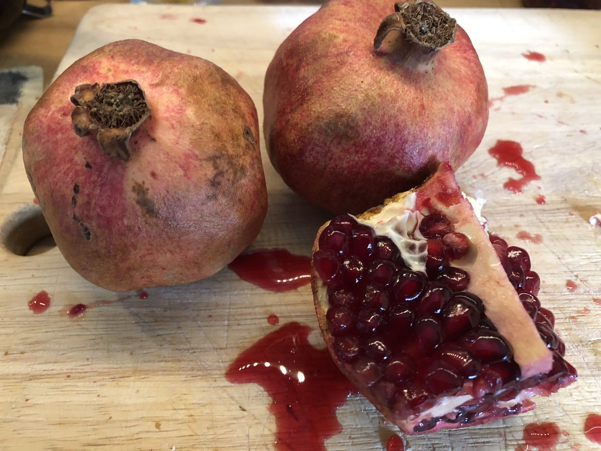 richardmillwood's tweet photo. Love dismantling pomegranates!
#jamtoday https://t.co/jn90U96PFG https://t.co/T1q0Arocna