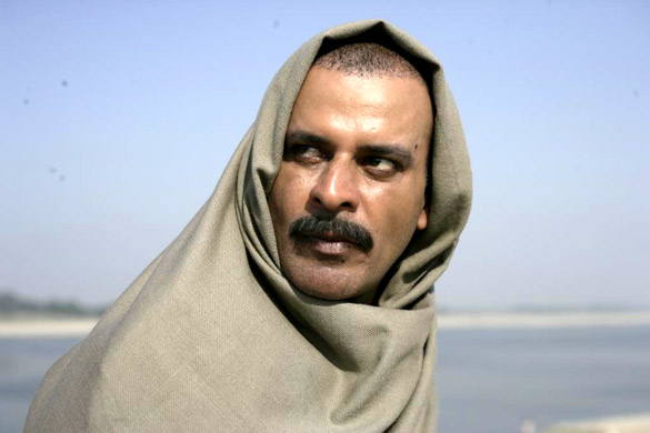 हजरात हजरात हजरात, लामो मनमुटाब पछि मनोज वाजपाई र अनुराग कश्यपले साथमा काम गरे, सरदार खानको पात्र निभाएका वाजपाईले यस चलचित्रबाट ब्यवसायीक रुपमा कम्ब्याक गरे त्यसपछि उनलाई पछाडि फर्केर हेर्न परेको छैन।