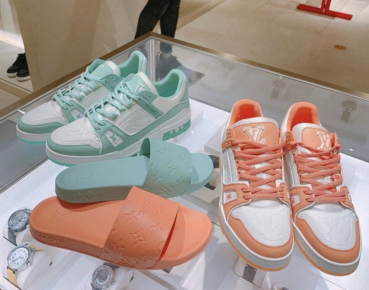StreetFashion01's tweet photo. Louis Vuitton SS20 Pastel Footwear🖤 https://t.co/Ypv4QM2BrP