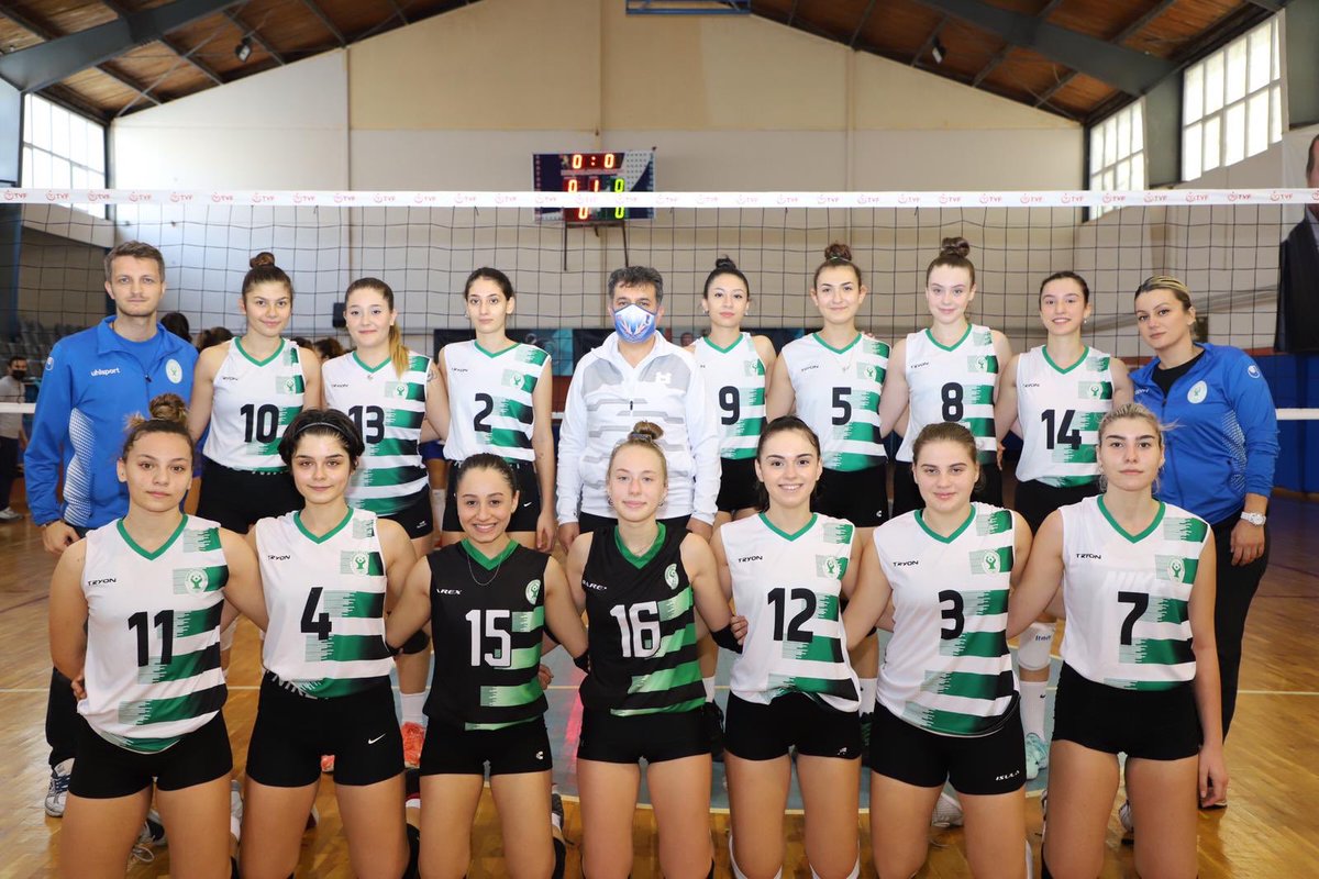 İl Müdürümüz Murat Eskici  
Balçova Spor Salonu'nda oynanan Kadınlar Voleybol 2.ligi 
Bornova Belediye Spor - Denizli Merkezefendi Belediye Spor  müsabakasını tribünden izledi.Müsabaka öncesi takımlarla hatıra fotografı çektiren Eskici, takımlara başarılar diledi.
<a href="/kasapoglu/">Dr. Mehmet Kasapoğlu</a>