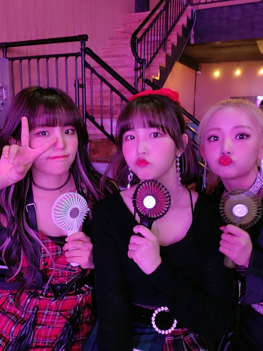 [💚]

동생들 무대시간에 백스테이지♥️

#희선 #하린 #아랑
#MyBling #미이블링