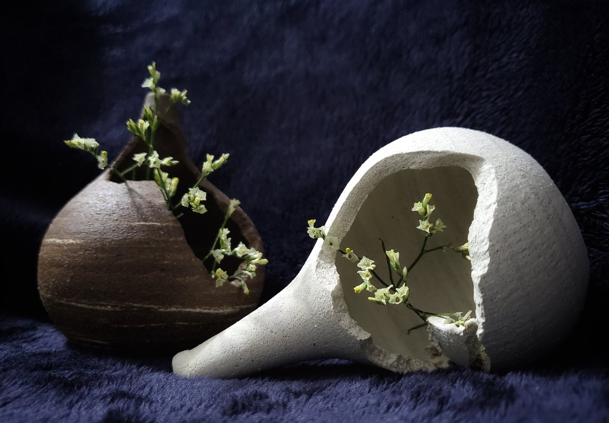 cpertamlisc's tweet photo. Hope to bring you all a little comfort in these difficult days, as long as we still breathe, everything will be fine.

＜洞 II＞

#pottery #ceramics #potteryhk #hkceramics #ceramicdesign #art #artwork #ceramicart #clay #stoneware #wheelthrownceramics #cpertamlisc #hkartists #hk https://t.co/ZJFGelBuCp