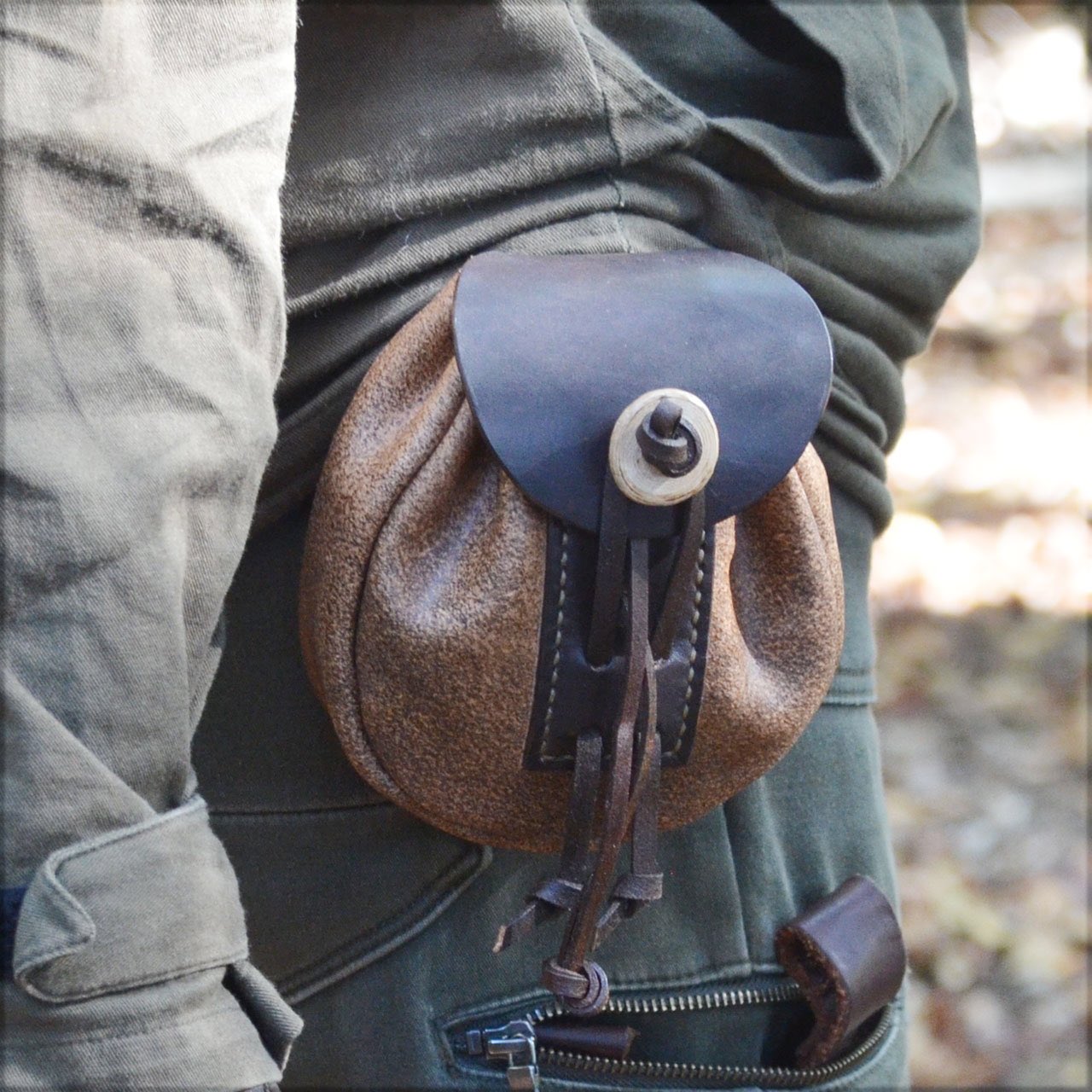 ブッシュクラフトソロキャンプ 焚き火ベルトポーチ6