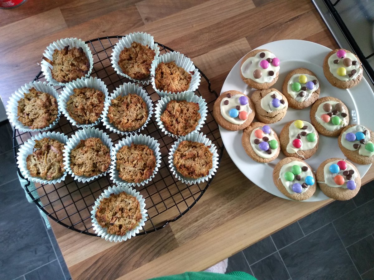 kayparnell82's tweet photo. Lockdown baking with @MariaLeveridge recipes, apple flapjacks and ginger biscuits. The boys can't get enough of them. Can't wait for the next Cook and Eat Exeter. @RDE_Dietitians #T1D #cookandeatexeter  #StayAtHomeSaveLives https://t.co/SxKpBnvhVL