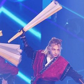 hyuntanned's tweet photo. he upgraded the weapon https://t.co/FQ6JSuEPAm