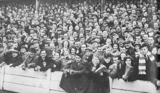 StagsOTD's tweet photo. #OnThisDay in 1953, #Stags hosted @NFFC in #FACup R3. 
It was the biggest EVER crowd at Field Mill to date, 24,467! The match finished 1-0 to the visitors.
#MTFC #Stags #OnThisDay @mansfieldtownfc https://t.co/sLFZaKvFID