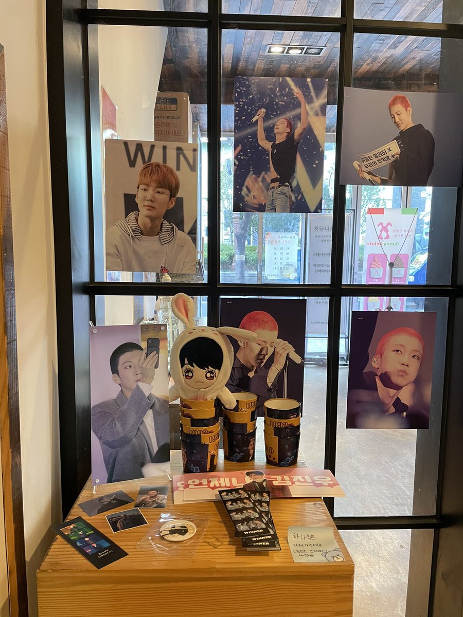 219001n's tweet photo. #이_노랜_이승훈을_위한_세레나데

사진 이러케 찍을거면 아이폰 왜사냐구요 ㅠㅋㅋㅋㅋ 유니가 발로 카메라들규 눈감구 찍어두 낫것다,,,

준비하시느라 고생많으셨어용 :)
덕분에 간만의 서면이었습니당 :)

울 바다 단벌신사 아니다요...! 제가 게으른것뿐... https://t.co/o5vJPQPDn6