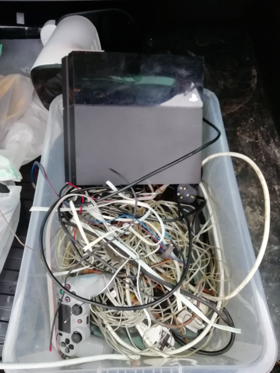 KevinEl23836828's tweet photo. Not alot out there this morning but found a ps4 #curbsidepickup #communitykev #scrapcollection #curbsidepickup#scrappickup https://t.co/MPiI1P53v7