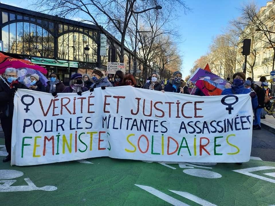 Notre association était présente à la marche "Justice pour Sakine, Rojbîn et Leyla" militantes #kurdes assassinées à Paris le 9 janvier 2013. 
Nous maintiendront la pression dans la rue, dans la presse...pour exiger la justice à ce triple  #feminicide d'État !! 
#stopErdogan