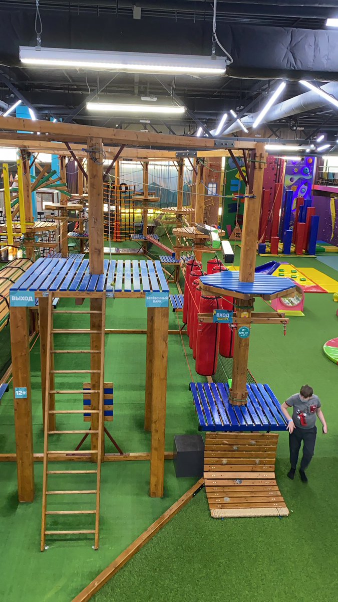 Juliaviv1's tweet image. Воскресное утро
#funjump СПб
Детям тут супер!