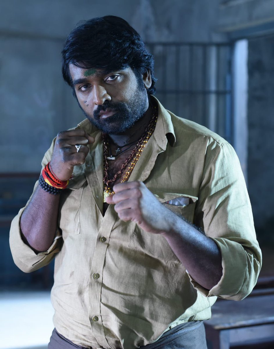 XbCreators's tweet photo. Yenna Nanba Daily Oru Promo Vidurathu Mokkai Irukku!! 
So Innaikku 5 Pm Bavani ( @VijaySethuOffl ) Oda Game Pakalama! 🔥🔥
Wait Until 5 Pm #Master 
#MasterFilm #MasterPongal 
#மாஸ்டர் #VijayTheMaster #VijaySethupathi #MasterPromo https://t.co/dsDR9WxDPh