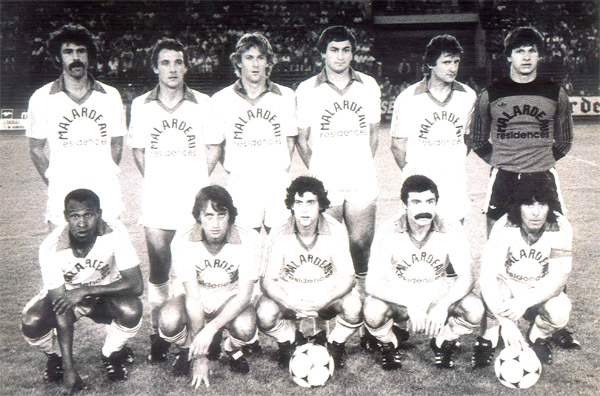 Après deux saisons prometteuses en haut du classement, le club obtient enfin la première accession en Division 1 de son histoire, en terminant champion de D2 lors de la saison 1981/1982, porté par son attaquant vedette, Robert Pintenat.