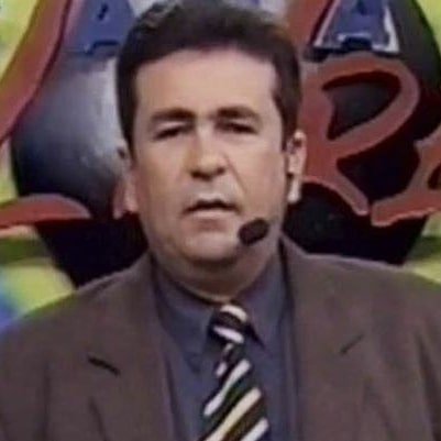 akillerpodcast's tweet photo. NEW EPISODE ALERT 🚨

Freya dives into the story of politician &amp; TV presenter Wallace Souza, the man behind the Netflix docuseries, Killer Ratings 🖥 

Did Wallace run a criminal gang and order hits for TV ratings, money and power? Or was he a victim of political persecution? (1) https://t.co/UW9BuK8tVq