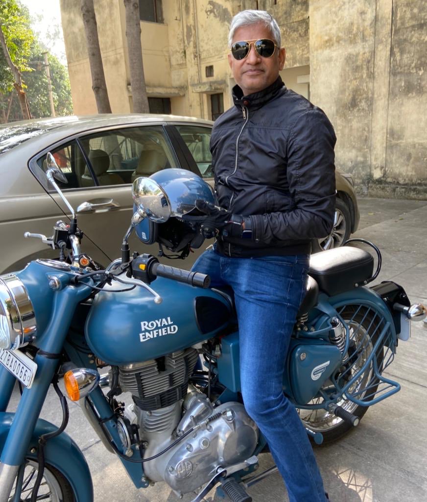 BSPandiya's tweet photo. Sunday Fun. #RoyalEnfield #sundayvibes #biking https://t.co/kQHgn5HSPF