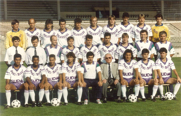 Cela va même attirer Rocheteau pour la fin de sa carrière, qui fera son dernier match en professionnel en 1989 sous le maillot violet.Cependant, le début des années 1990 est bien plus compliqué pour les toulousains, d’autant plus que le TFC a des difficultés financières.