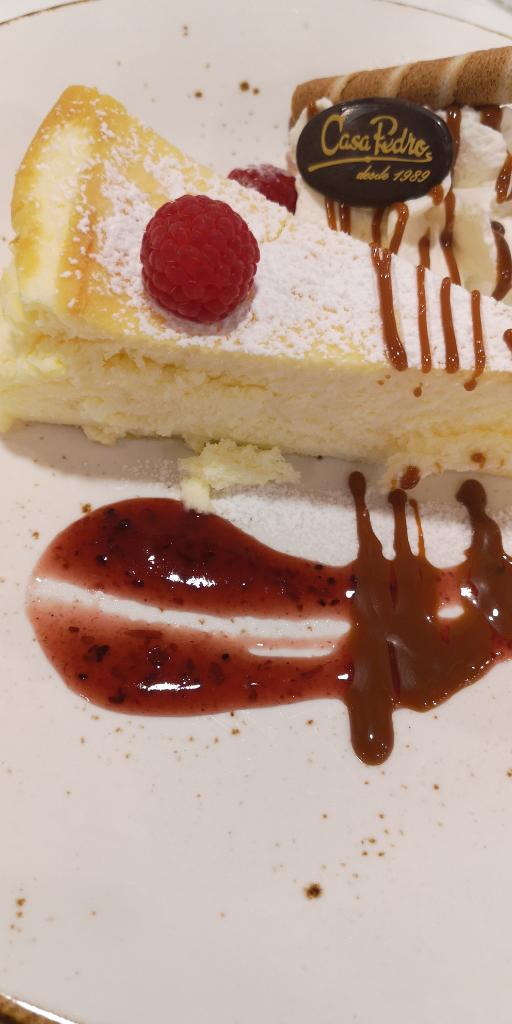 Desde 1989, <a href="/casapedropg/">Casa Pedro</a> es una buena opción para comer en #PuenteGenil. Carta variada de cocina tradicional y de mercado, con opción de medias raciones…  Gambas, bacalao gratinado sobre pisto, tarta de queso. 

#BibGourmand #GuiaMichelin21 #gastronomía #foodlover #foodies