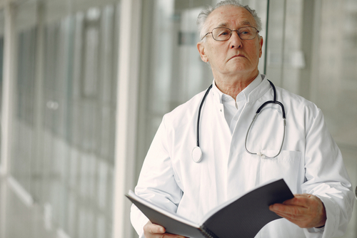 Over 700,000 patients in England may be unable to get to face-to-face appointments because their #GPs are at high risk from #Covid19, a report from the Health Foundation has said. Via <a href="/bmj_latest/">The BMJ</a> 

bmj.com/content/370/bm…

#GPWellBeing