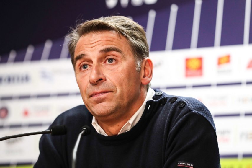 En effet, il fait l’ascenseur entre la D1 et la D2 jusqu’en 2001, où il est contraint d’aller évoluer en National à cause d’un déficit financier. A la suite de cette relégation en troisième division, le Toulouse Football Club est repris par l’homme d’affaire Olivier Sadran.