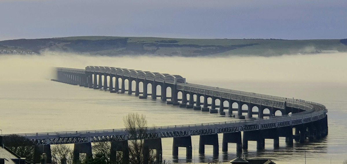 BarryTrela's tweet photo. A bridge too far?? A bridge no far enough!😬 #taybridge https://t.co/xlQ4G9JTy1