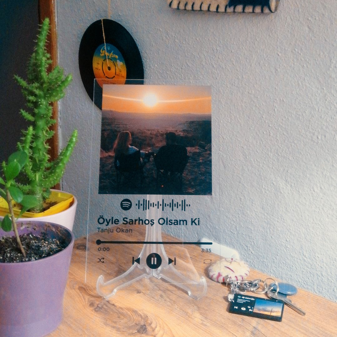 Siz fotoğrafı ve şarkıyı seçin gerisini biz halledelim 😊 ücretsiz kargo ile evine gönderelim 📬 #Spotify #mueziksusmasın