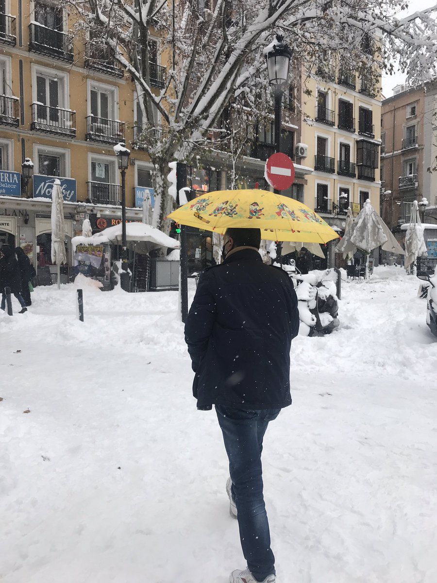 マコ スペイン 主婦の日常 Youtube始めました 雪の中を颯爽と歩くおじさんの傘 にこにこぷん エモい にこにこぷん じゃじゃまる ぴっころ ぽろり スペイン 雪の日 マコ スペイン 主婦の日常 Youtube始めました 雪の中を颯爽と歩くおじさんの傘 にこにこぷん エモい にこにこぷん じゃじゃまる ぴっころ ぽろり スペイン 雪の日