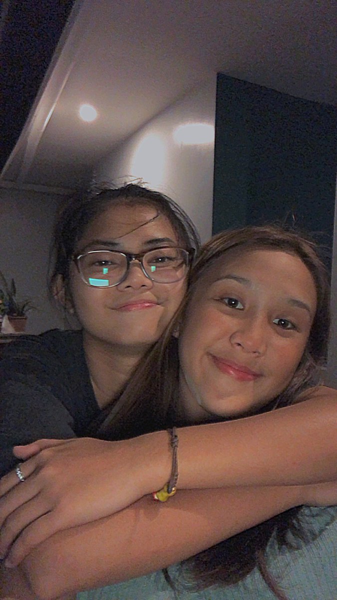 emqpscl's tweet photo. hi do we look cute together:> https://t.co/kKFTJHP1K4