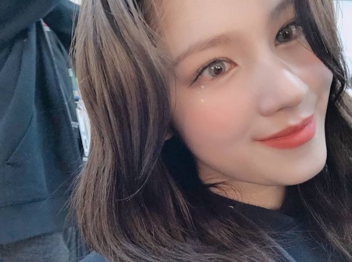 ArmyOnce_Tagram's tweet photo. [Sana Update📸]
Thank u all ONCE for Best Female Album💓🥇
#TWICE #SANA #GoldenDiscAwards https://t.co/wx9FylCFye