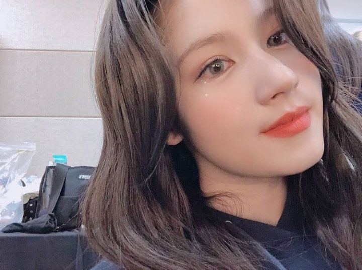 ArmyOnce_Tagram's tweet photo. [Sana Update📸]
Thank u all ONCE for Best Female Album💓🥇
#TWICE #SANA #GoldenDiscAwards https://t.co/wx9FylCFye