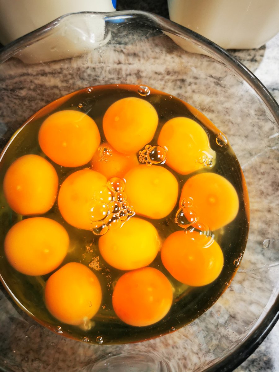 winetastingire's tweet photo. I need a life 🤣 this has given myself & the kids such joy.
#simplethings
#fresheggs
#breakietime https://t.co/HxjsQMrYkV